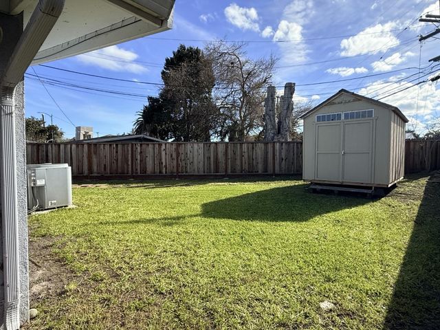 696 Lakehaven Drive, Sunnyvale, CA 94089