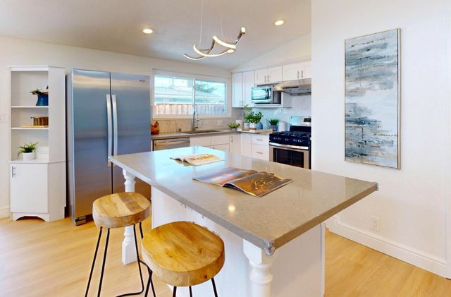 696 Lakehaven Drive, Sunnyvale, CA 94089