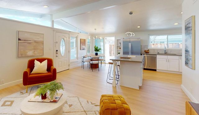 696 Lakehaven Drive, Sunnyvale, CA 94089