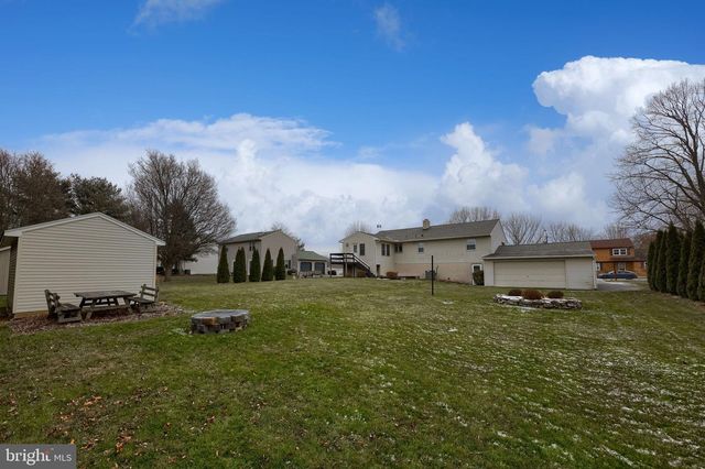 281 ROBIN DALE DR, Leola, PA 17540