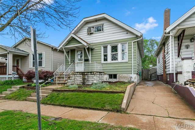 4081 Burgen Avenue, St Louis, MO 63116