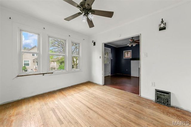 4081 Burgen Avenue, St Louis, MO 63116