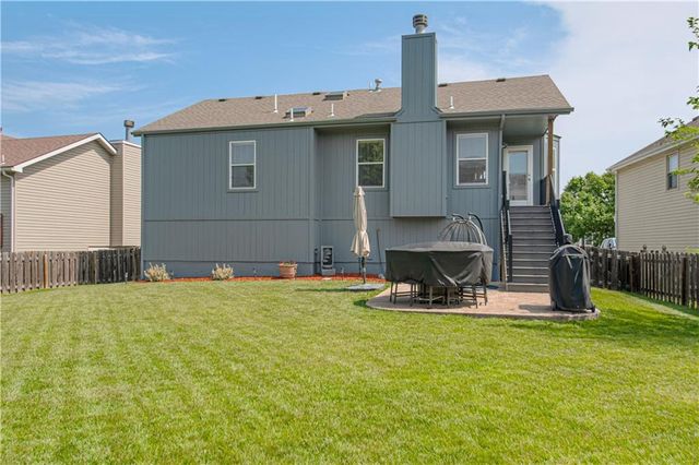 8637 NE 112th Street, Kansas City, MO 64157