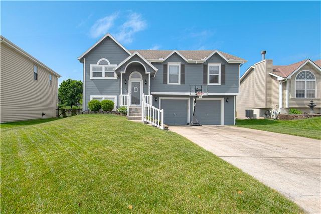 8637 NE 112th Street, Kansas City, MO 64157