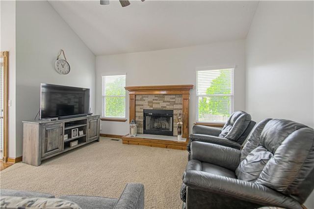 8637 NE 112th Street, Kansas City, MO 64157