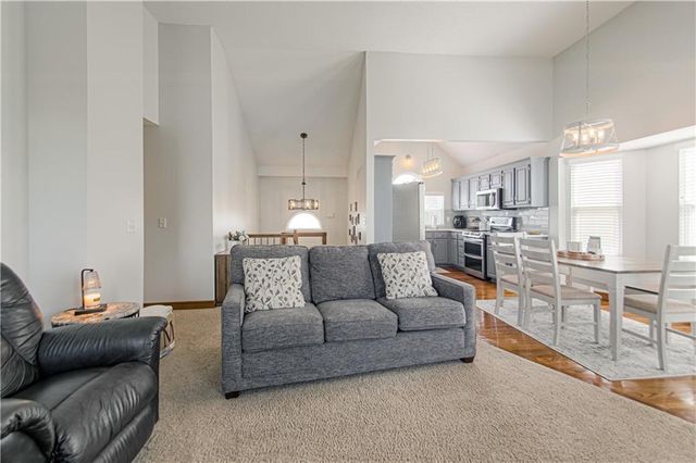 8637 NE 112th Street, Kansas City, MO 64157