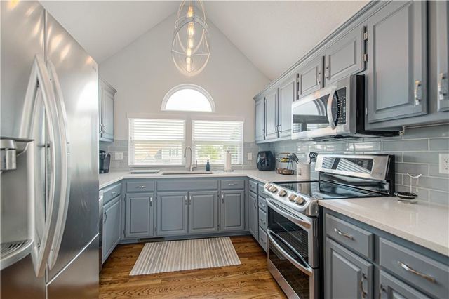 8637 NE 112th Street, Kansas City, MO 64157