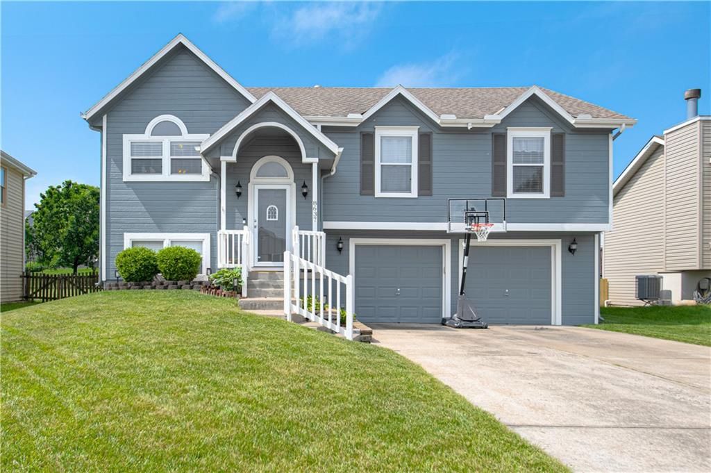 8637 NE 112th Street, Kansas City, MO 64157