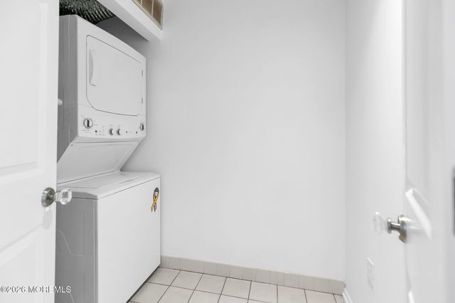 146 Viburnum Terrace, Middletown, NJ 07748