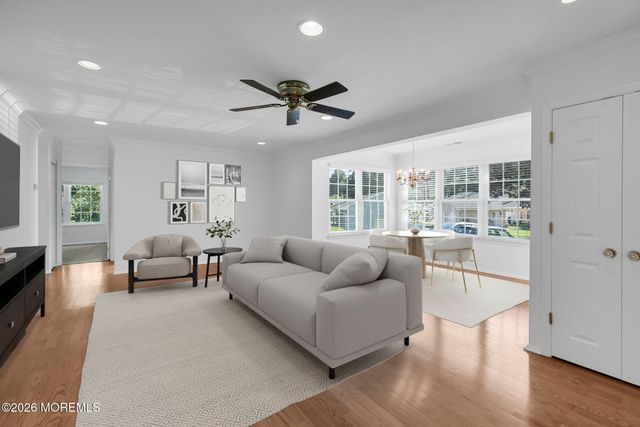 146 Viburnum Terrace, Middletown, NJ 07748