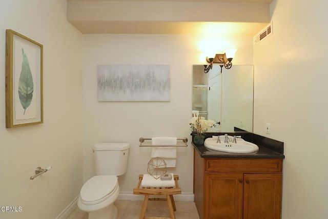 3855 Ingraham Street 204, Los Angeles, CA 90005