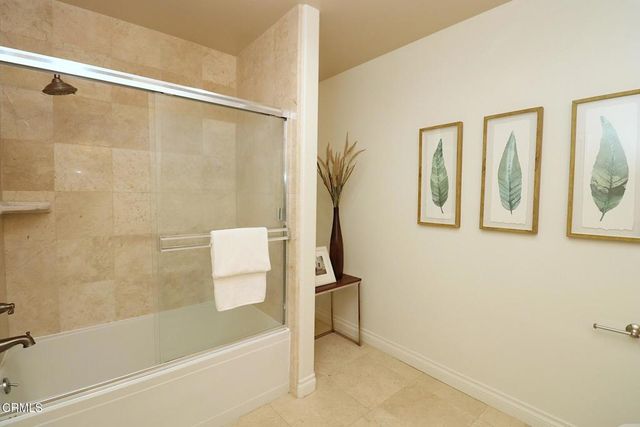 3855 Ingraham Street 204, Los Angeles, CA 90005