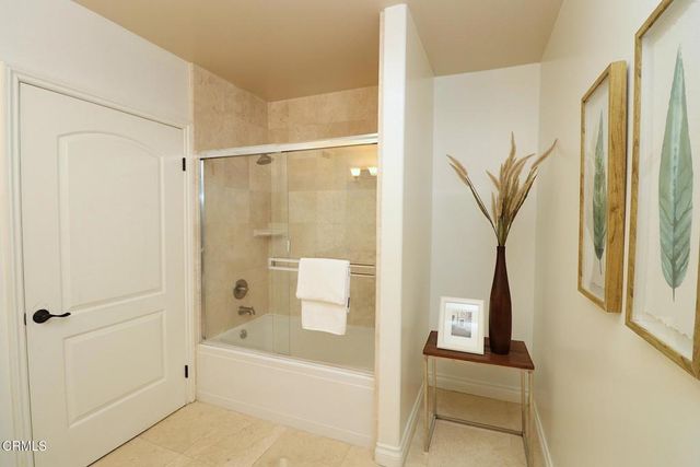 3855 Ingraham Street 204, Los Angeles, CA 90005