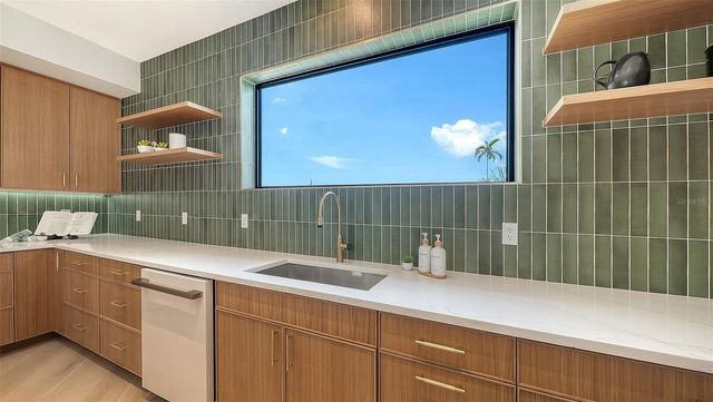 2908 AVENUE B, Bradenton Beach, FL 34217