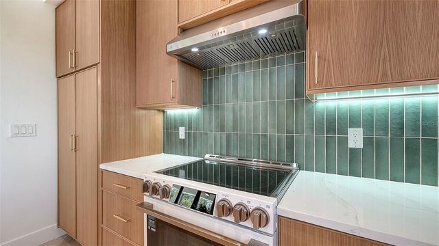 2908 AVENUE B, Bradenton Beach, FL 34217