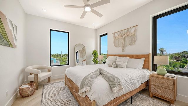 2908 AVENUE B, Bradenton Beach, FL 34217