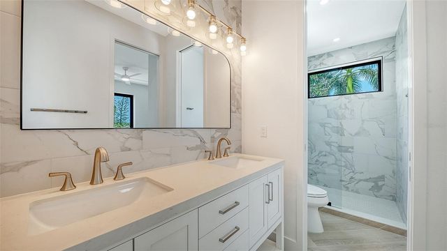 2908 AVENUE B, Bradenton Beach, FL 34217