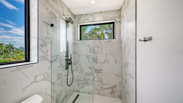 2908 AVENUE B, Bradenton Beach, FL 34217