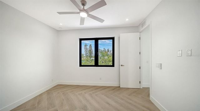2908 AVENUE B, Bradenton Beach, FL 34217