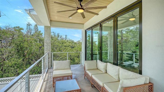 2908 AVENUE B, Bradenton Beach, FL 34217