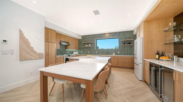 2908 AVENUE B, Bradenton Beach, FL 34217