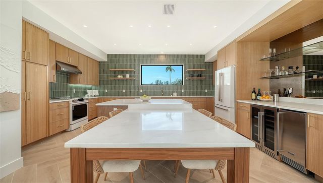 2908 AVENUE B, Bradenton Beach, FL 34217