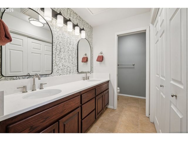 4818 Sw 2ND Ct, Portland, OR 97239