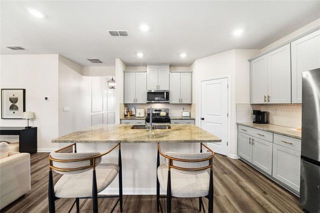 4041 Dean Grove Way, Loganville, GA 30052