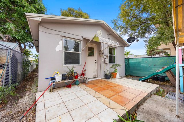 617 N H Street, Lake Worth Beach, FL 33460