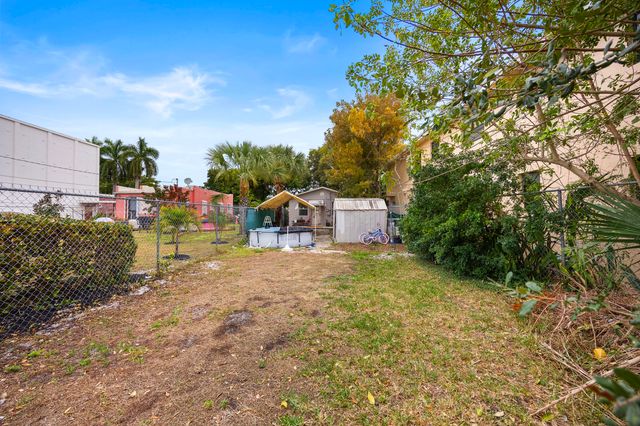 617 N H Street, Lake Worth Beach, FL 33460