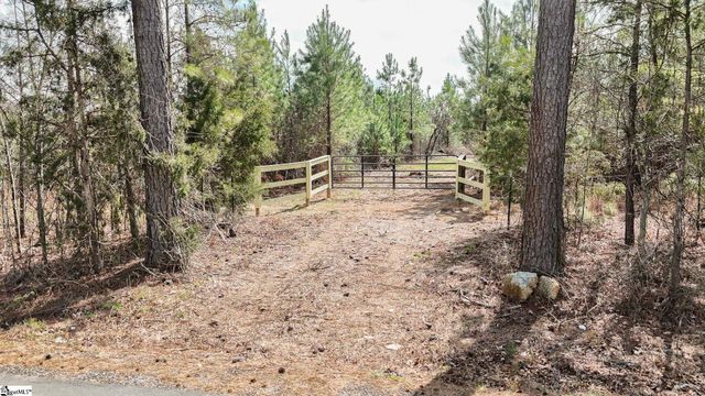 588 Lake Road, Clinton, SC 29325
