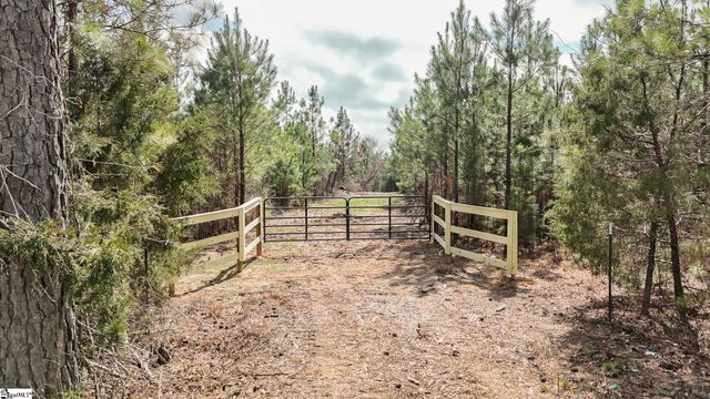 588 Lake Road, Clinton, SC 29325