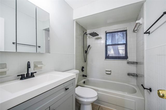 21 E CELESTE STREET, Apopka, FL 32703