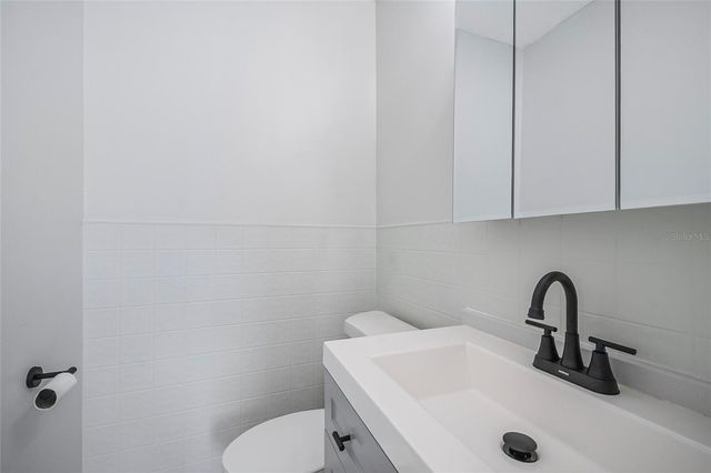 21 E CELESTE STREET, Apopka, FL 32703