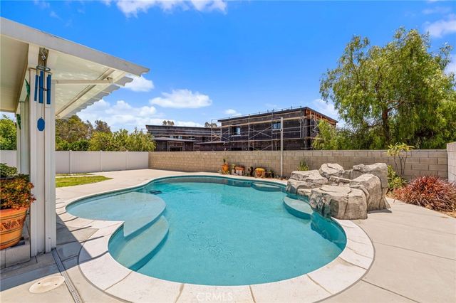 17343 Anastasia, Fontana, CA 92335