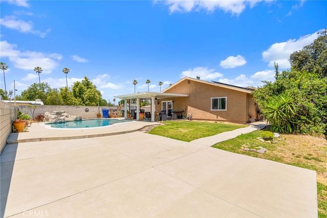 17343 Anastasia, Fontana, CA 92335