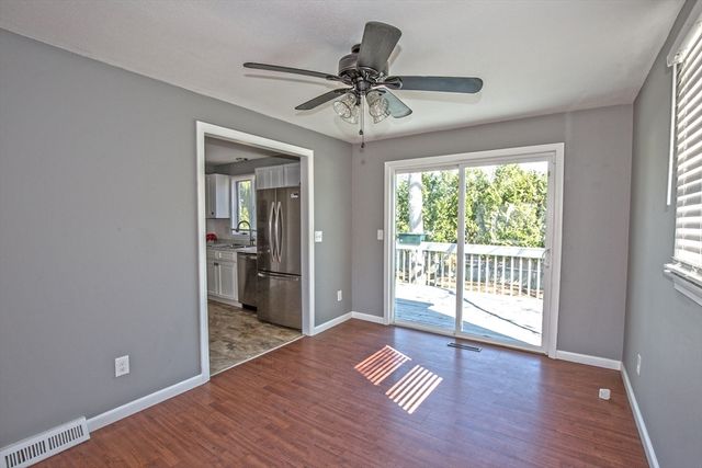 90 Teakwood Rd, Springfield, MA 01128