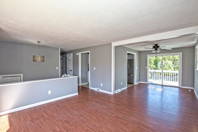 90 Teakwood Rd, Springfield, MA 01128
