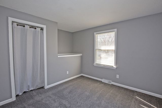 90 Teakwood Rd, Springfield, MA 01128