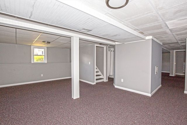 90 Teakwood Rd, Springfield, MA 01128