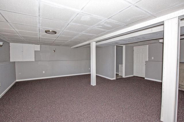 90 Teakwood Rd, Springfield, MA 01128