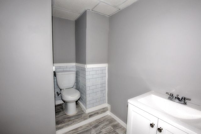 90 Teakwood Rd, Springfield, MA 01128