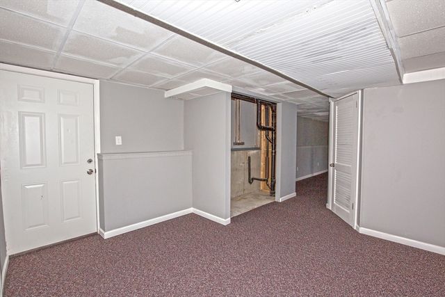 90 Teakwood Rd, Springfield, MA 01128