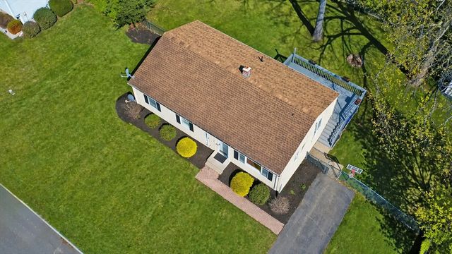 90 Teakwood Rd, Springfield, MA 01128