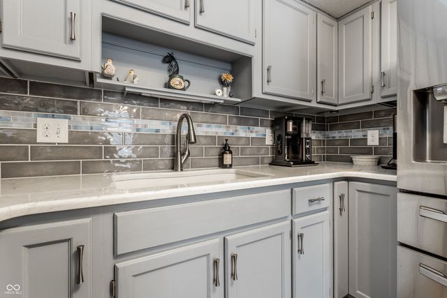 3415 Admiralty Lane, Indianapolis, IN 46240