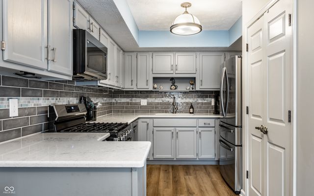 3415 Admiralty Lane, Indianapolis, IN 46240