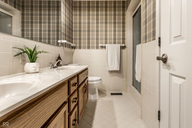 3415 Admiralty Lane, Indianapolis, IN 46240