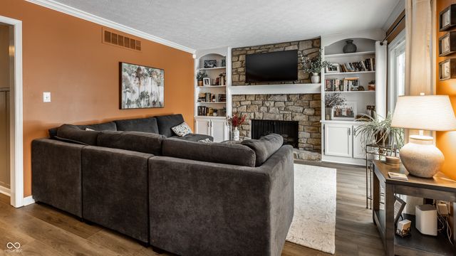 3415 Admiralty Lane, Indianapolis, IN 46240