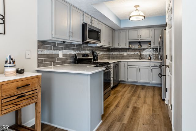 3415 Admiralty Lane, Indianapolis, IN 46240