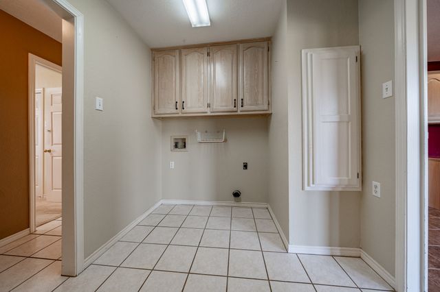 2221 Avenue Q, Anson, TX 79501